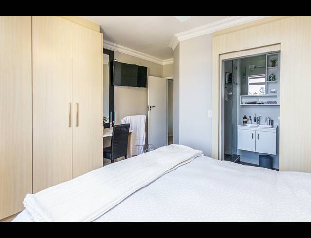 2 BEDROOM APARTMENT TO LET IN CENTURY CITY